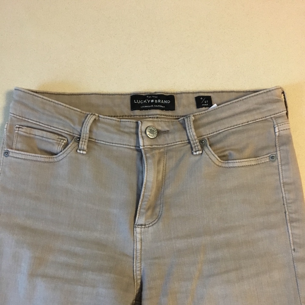 Lucky Brand Ava Skinny in Taupe size 4/27
